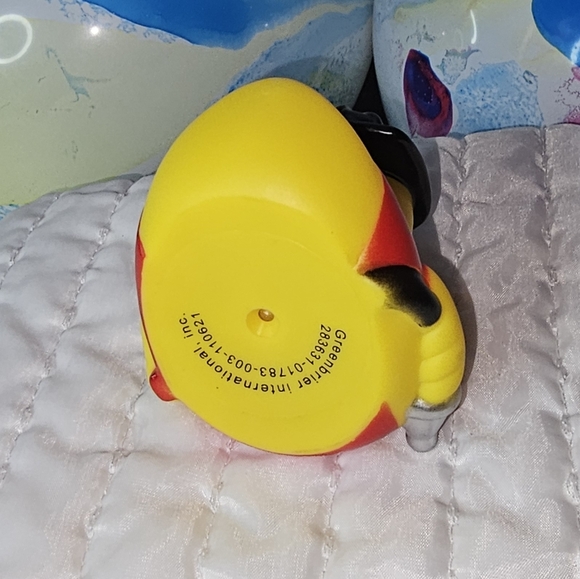 Ad Line Fireman Rubber Duck First Responder Hero Bath Toy Collectible - Picture 2 of 2